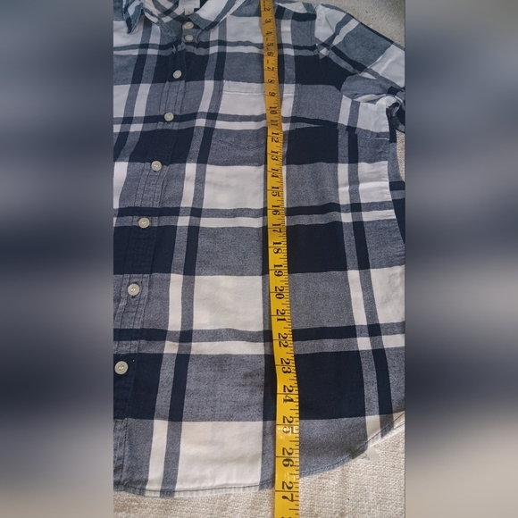 J. Crew Men's Blue and White Checkered Shirt - Picture 4 of 5